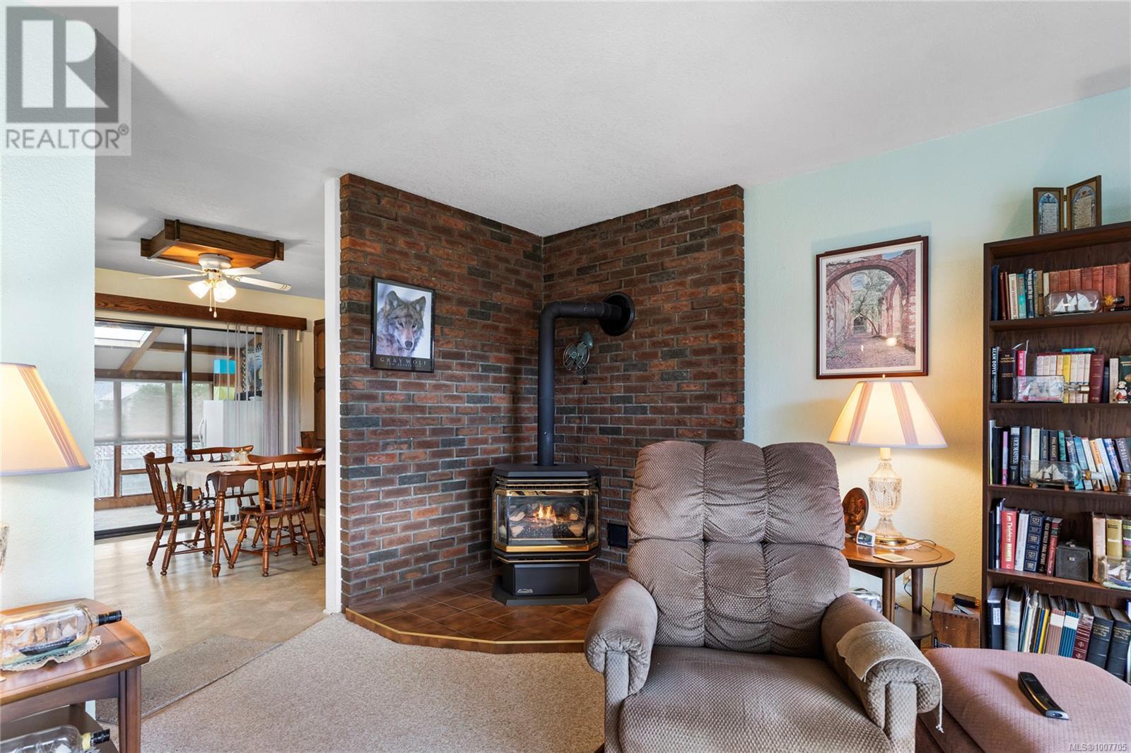 Photo 4 of 191 Mckinnon St, Parksville BC