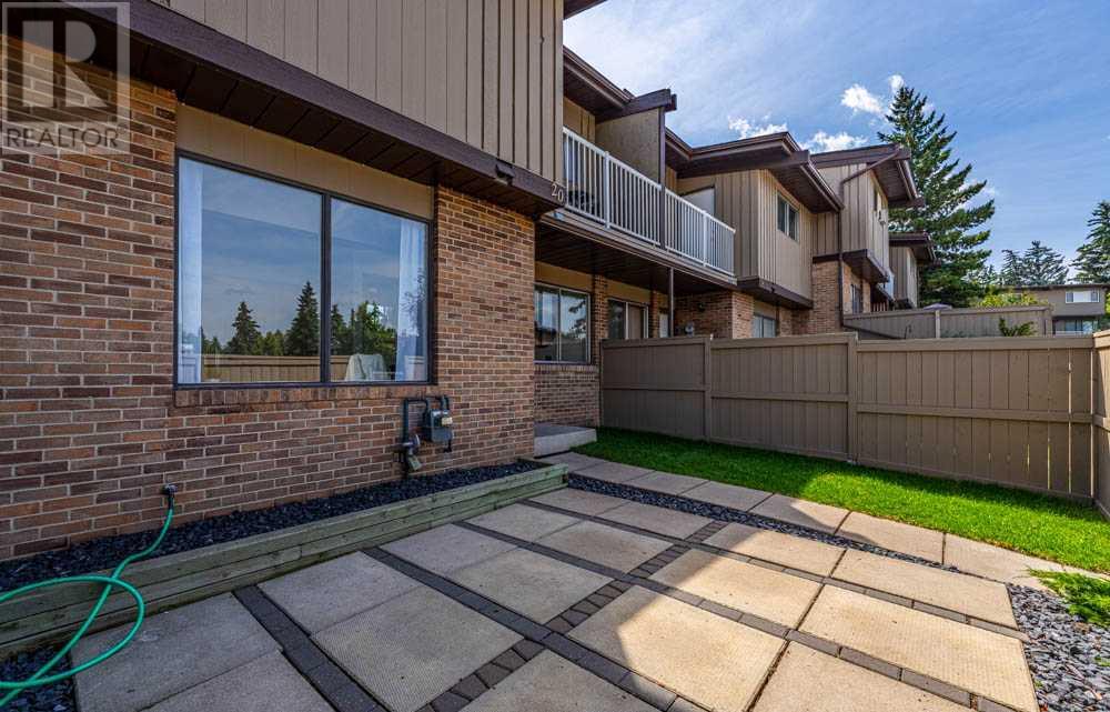 Single Family House for Sale in    Avenue NW Huntington Hills Calgary 