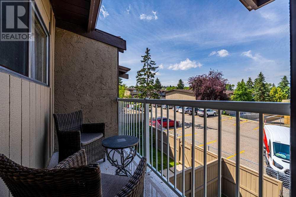 Single Family House for Sale in    Avenue NW Huntington Hills Calgary 
