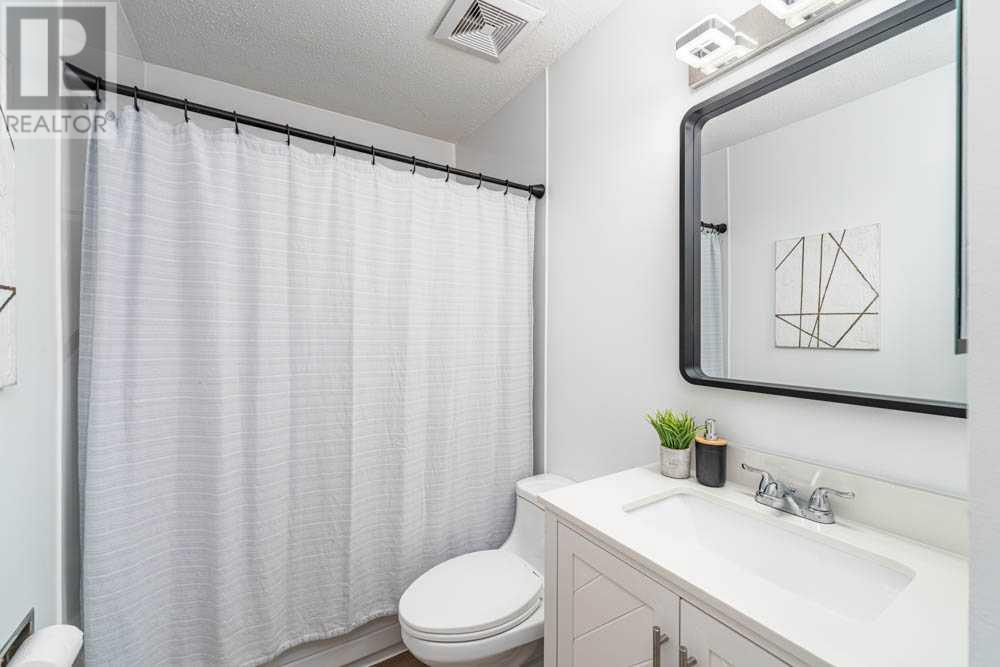Single Family House for Sale in    Avenue NW Huntington Hills Calgary 