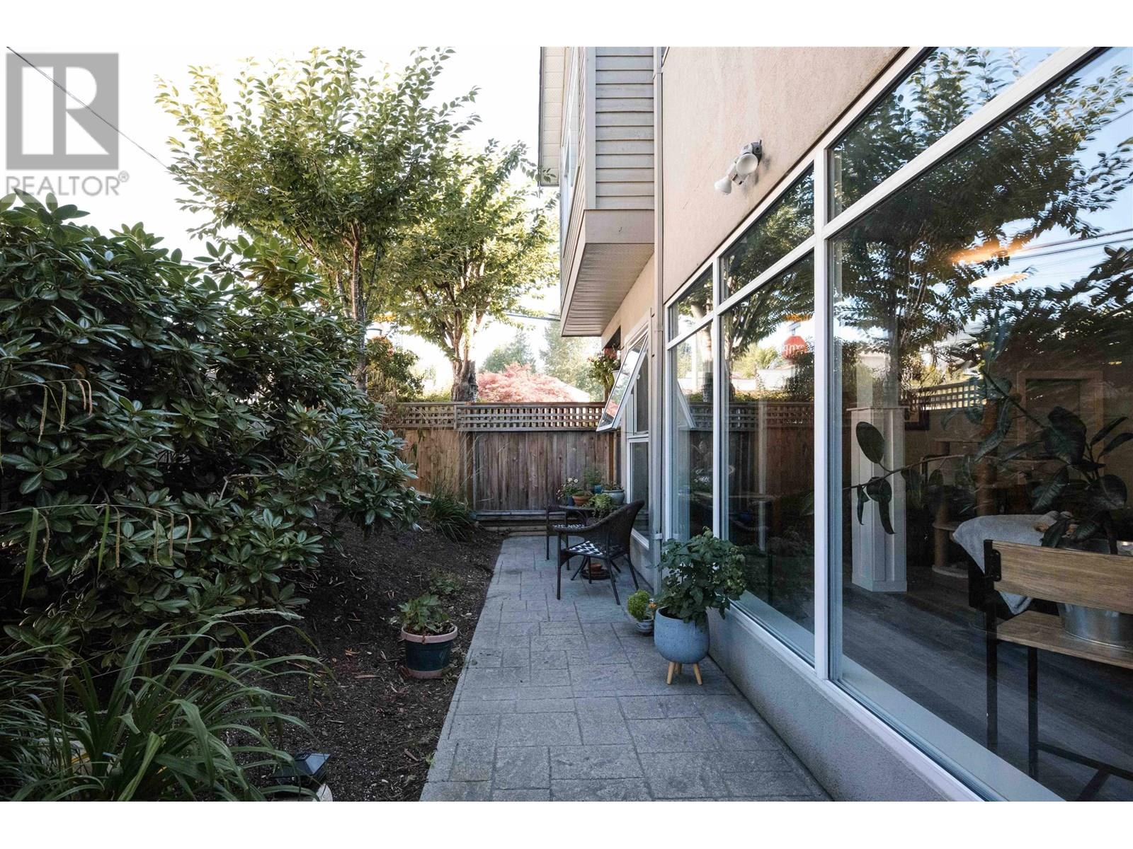 102 703 GIBSONS WAY, Gibsons