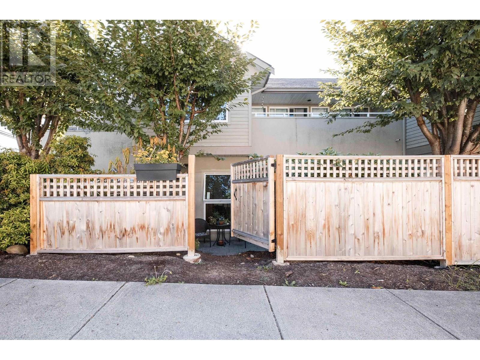 102 703 GIBSONS WAY, Gibsons
