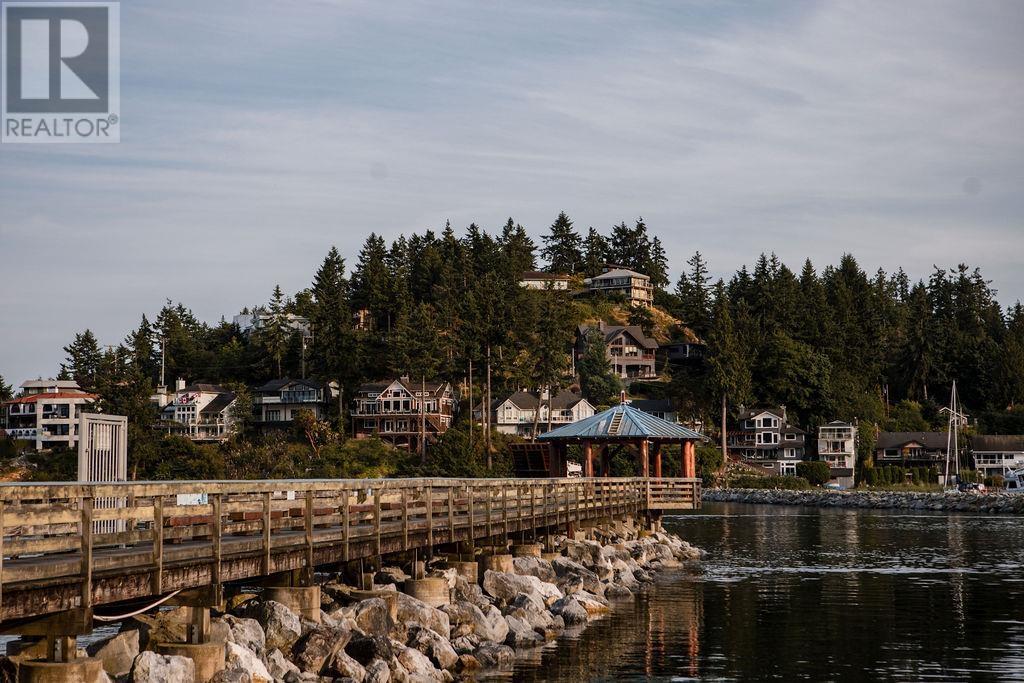 102 703 GIBSONS WAY, Gibsons