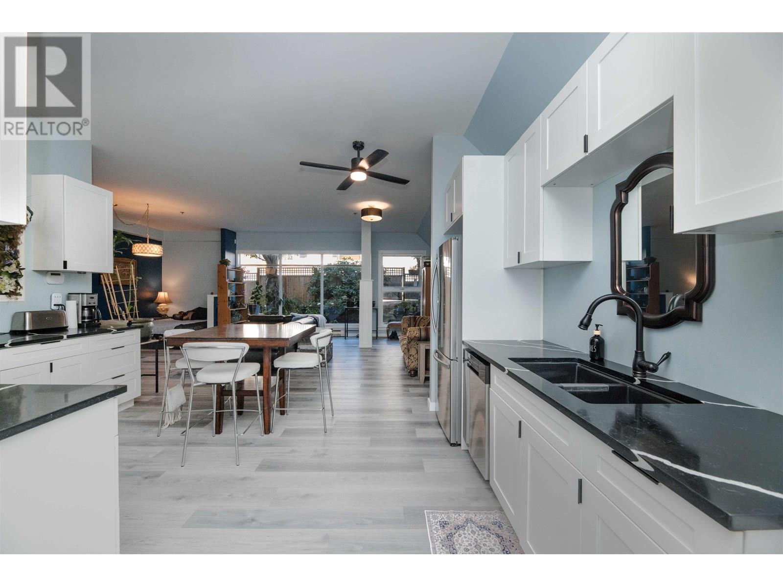 102 703 GIBSONS WAY, Gibsons