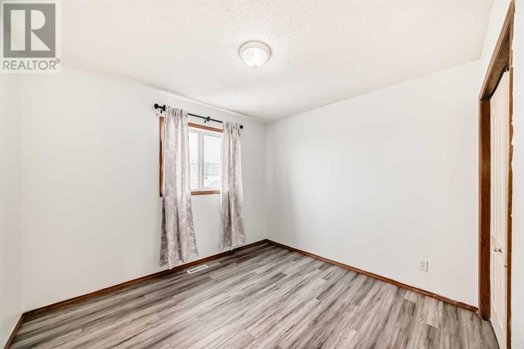 Single Family House for Sale in  Saddleback Way NE Saddle Ridge Calgary 