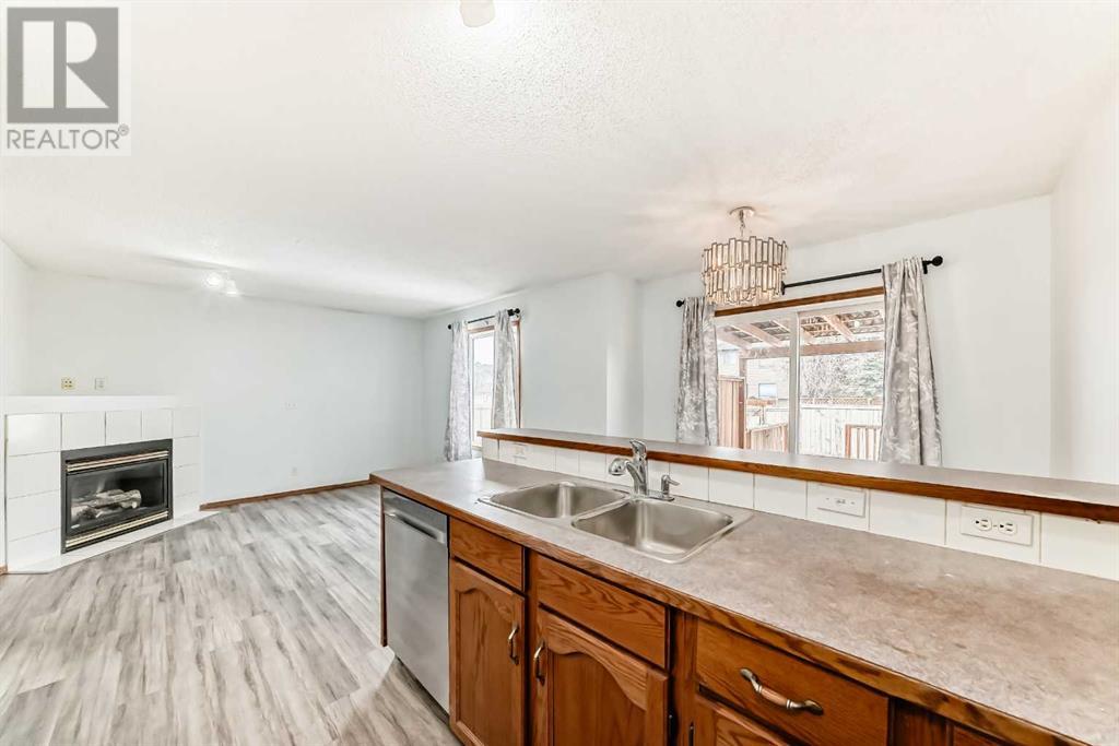 Single Family House for Sale in  Saddleback Way NE Saddle Ridge Calgary 