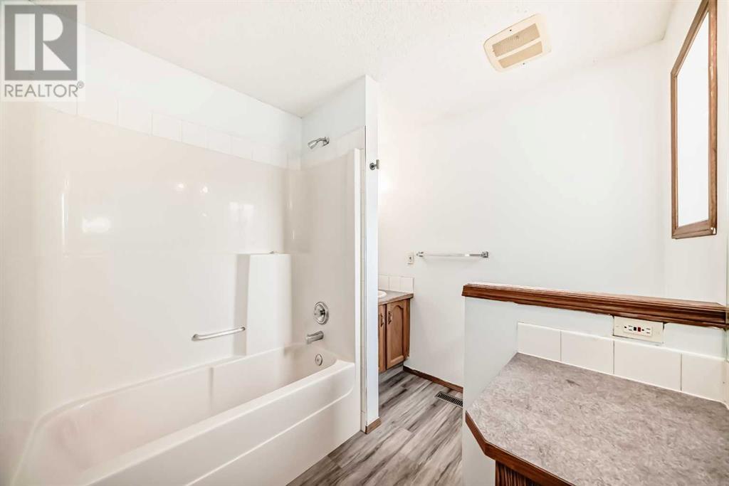 Single Family House for Sale in  Saddleback Way NE Saddle Ridge Calgary 