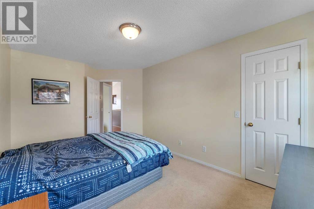 Single Family House Bi-level for Sale in  Covehaven Court NE Coventry Hills Calgary 
