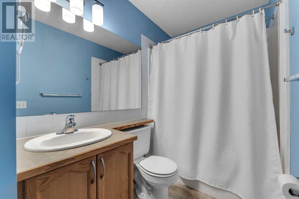 Single Family House Bi-level for Sale in  Covehaven Court NE Coventry Hills Calgary 