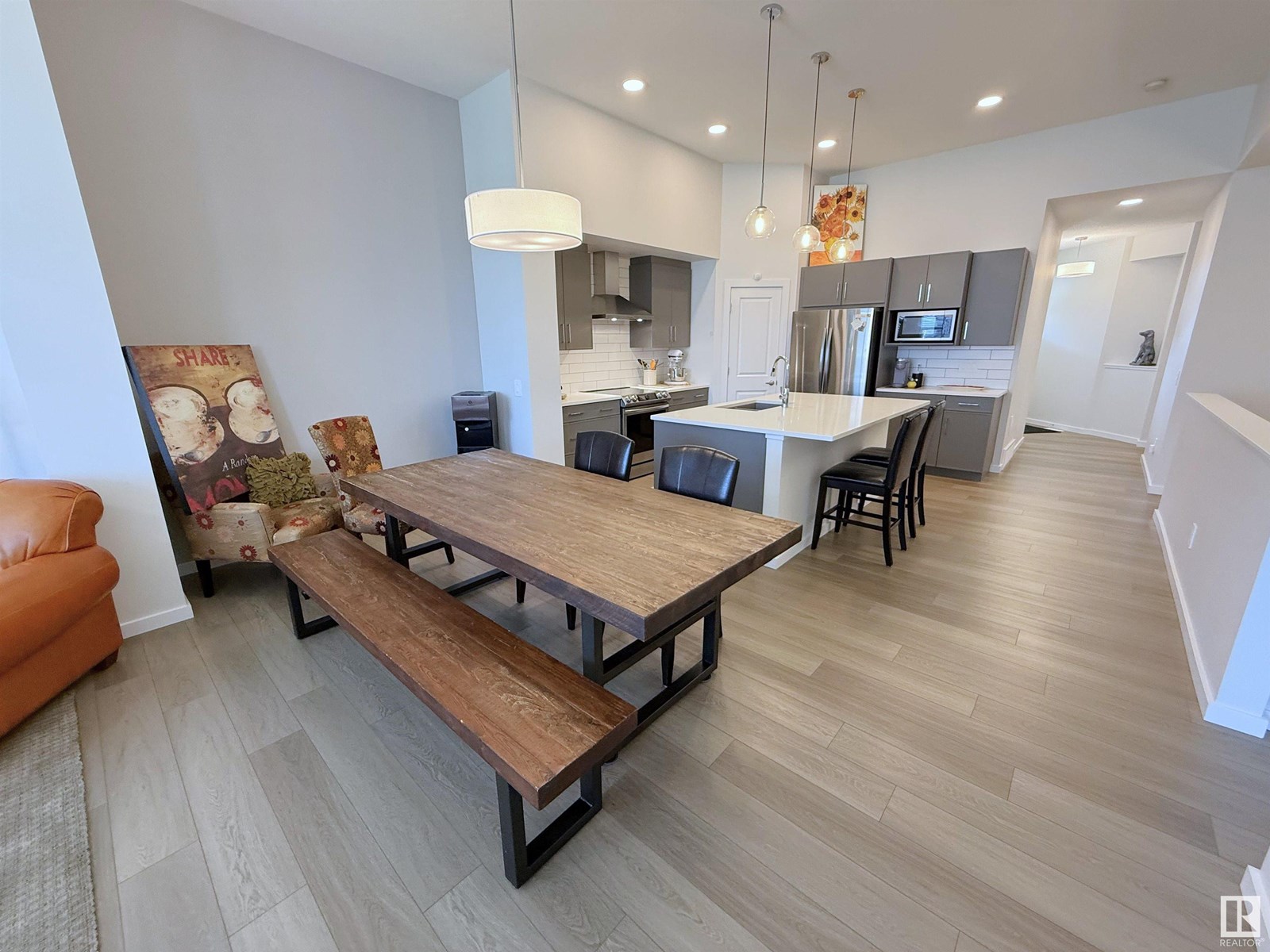 Photo 14 of 22114 81 A Av Nw, Edmonton AB