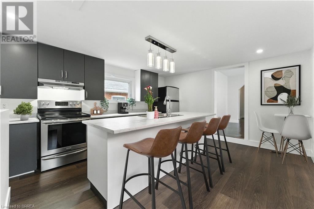 Photo 10 of 34 North Park Street, Brantford ON