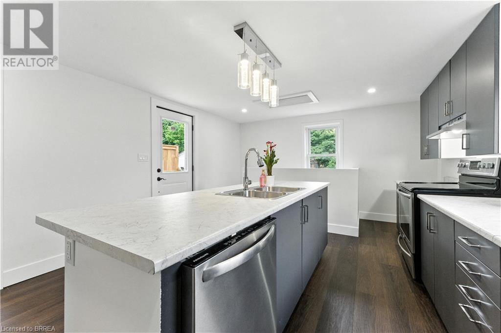 Photo 11 of 34 North Park Street, Brantford ON