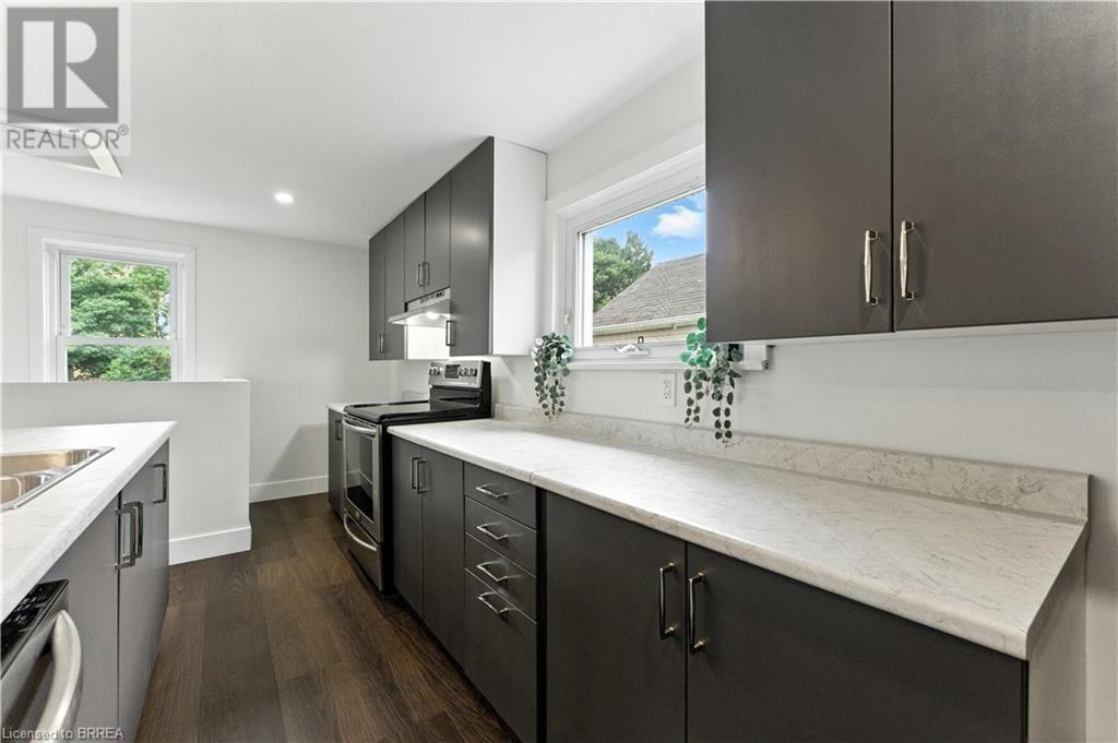 Photo 12 of 34 North Park Street, Brantford ON