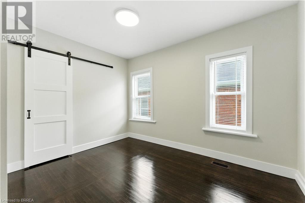 Photo 16 of 34 North Park Street, Brantford ON