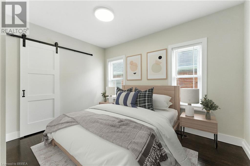 Photo 17 of 34 North Park Street, Brantford ON