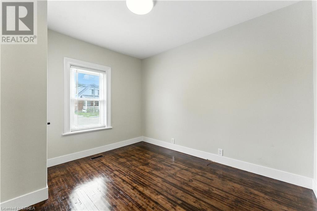 Photo 18 of 34 North Park Street, Brantford ON