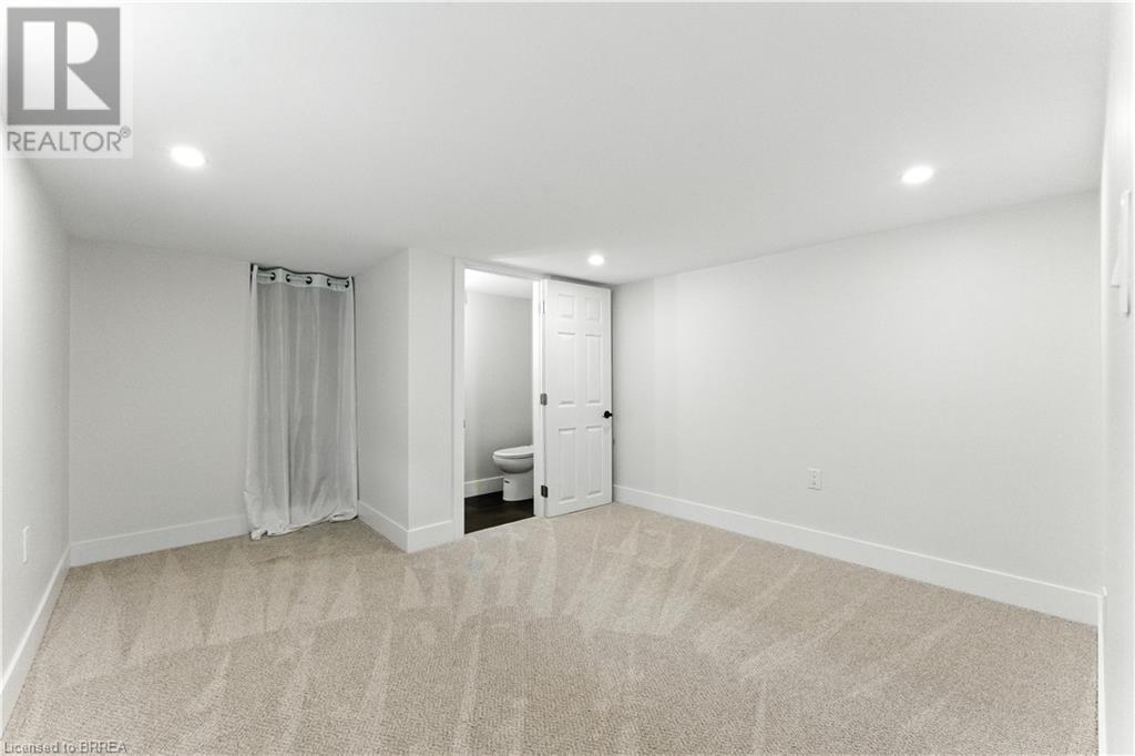 Photo 22 of 34 North Park Street, Brantford ON
