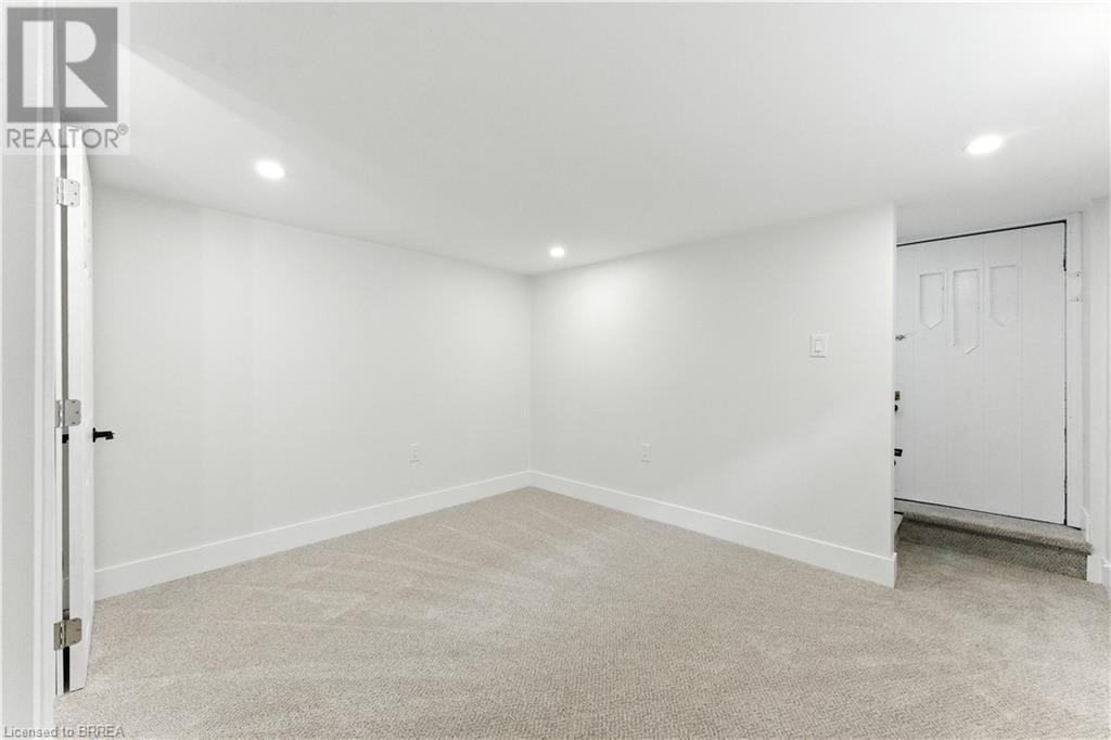 Photo 23 of 34 North Park Street, Brantford ON