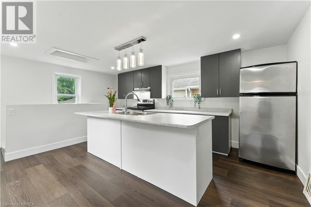 Photo 8 of 34 North Park Street, Brantford ON