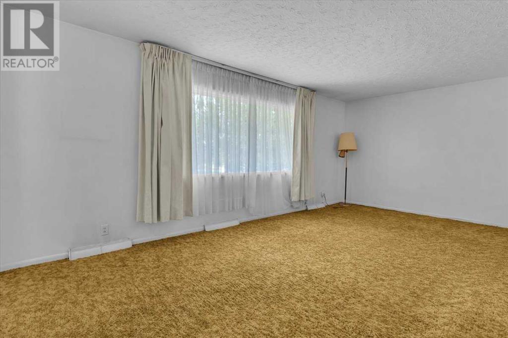 Photo 7 of 2619 37 Street Sw, Calgary AB