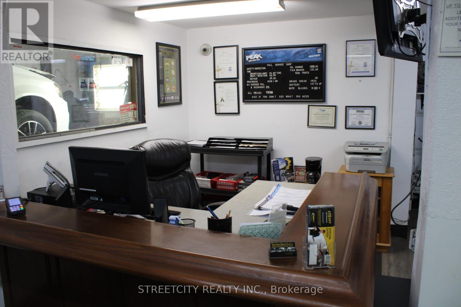 Photo 13 of 8 443 Exeter Road, London South ON