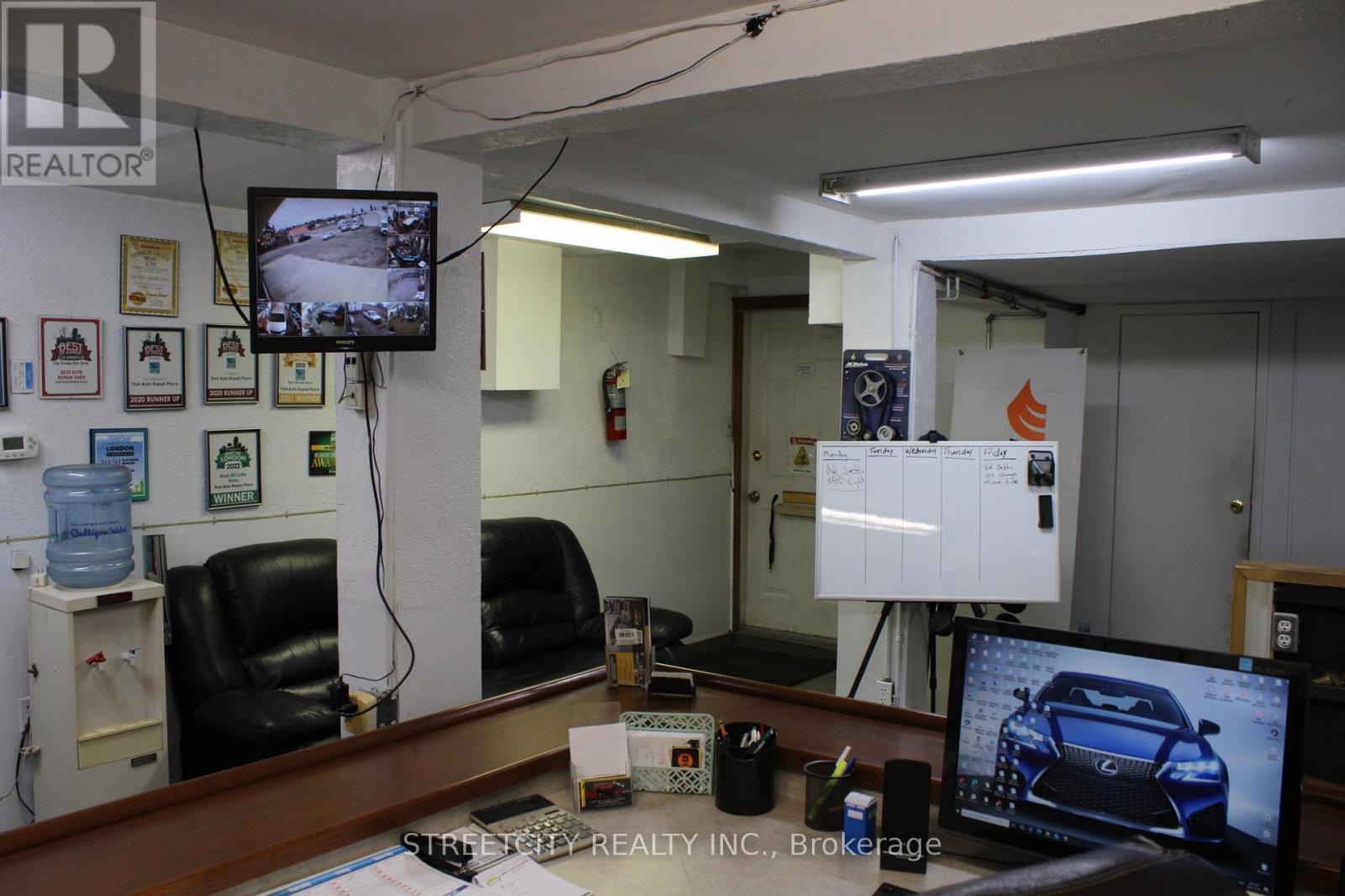 Photo 17 of 8 443 Exeter Road, London South ON