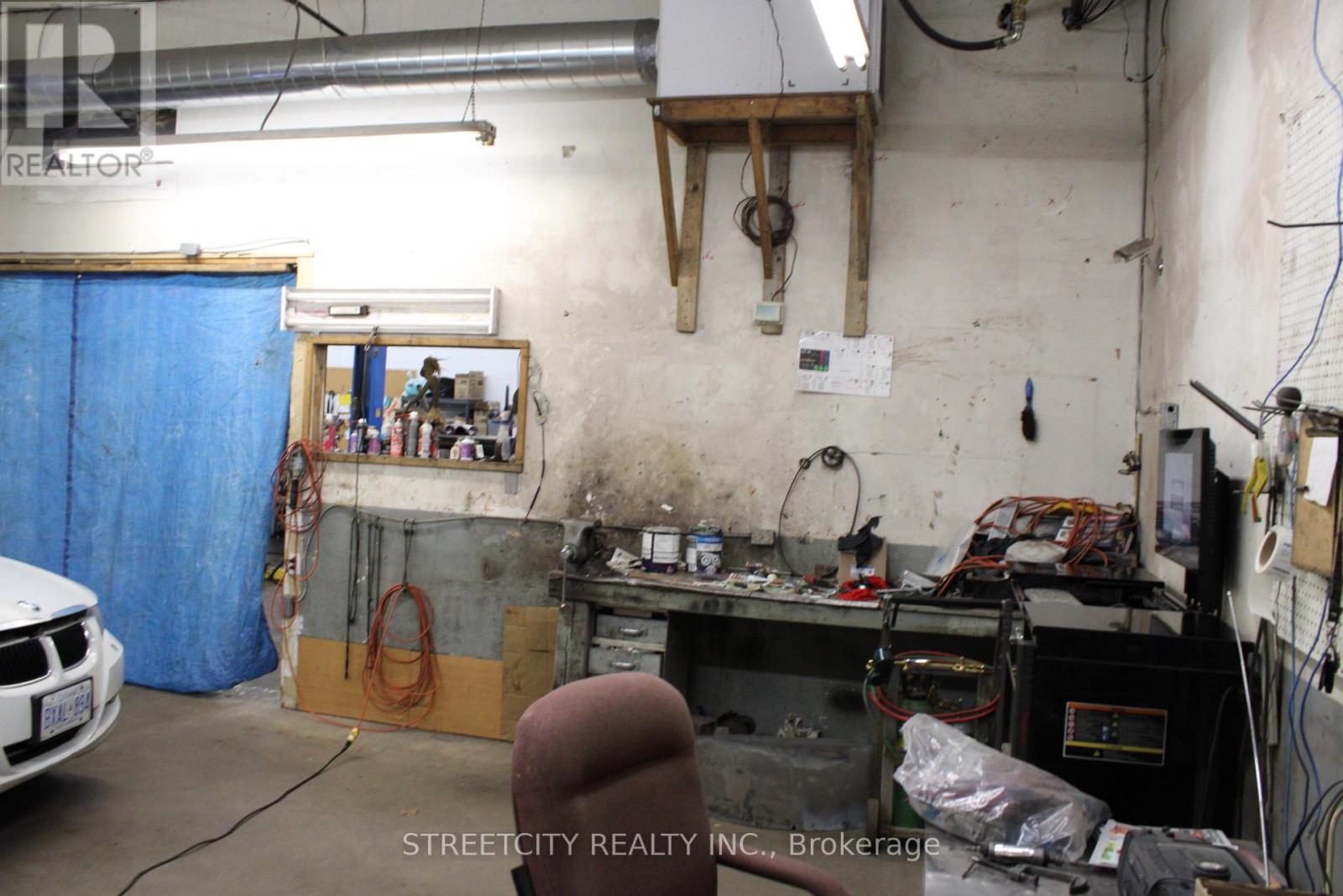 Photo 23 of 8 443 Exeter Road, London South ON