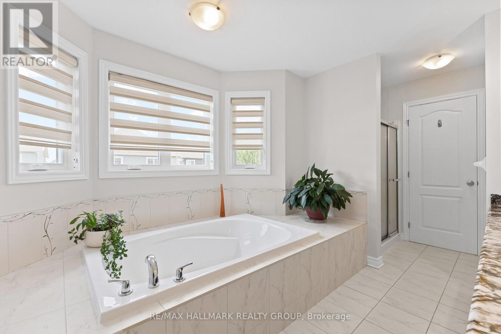 Photo 31 of 112 Gracewood Crescent, Ottawa ON