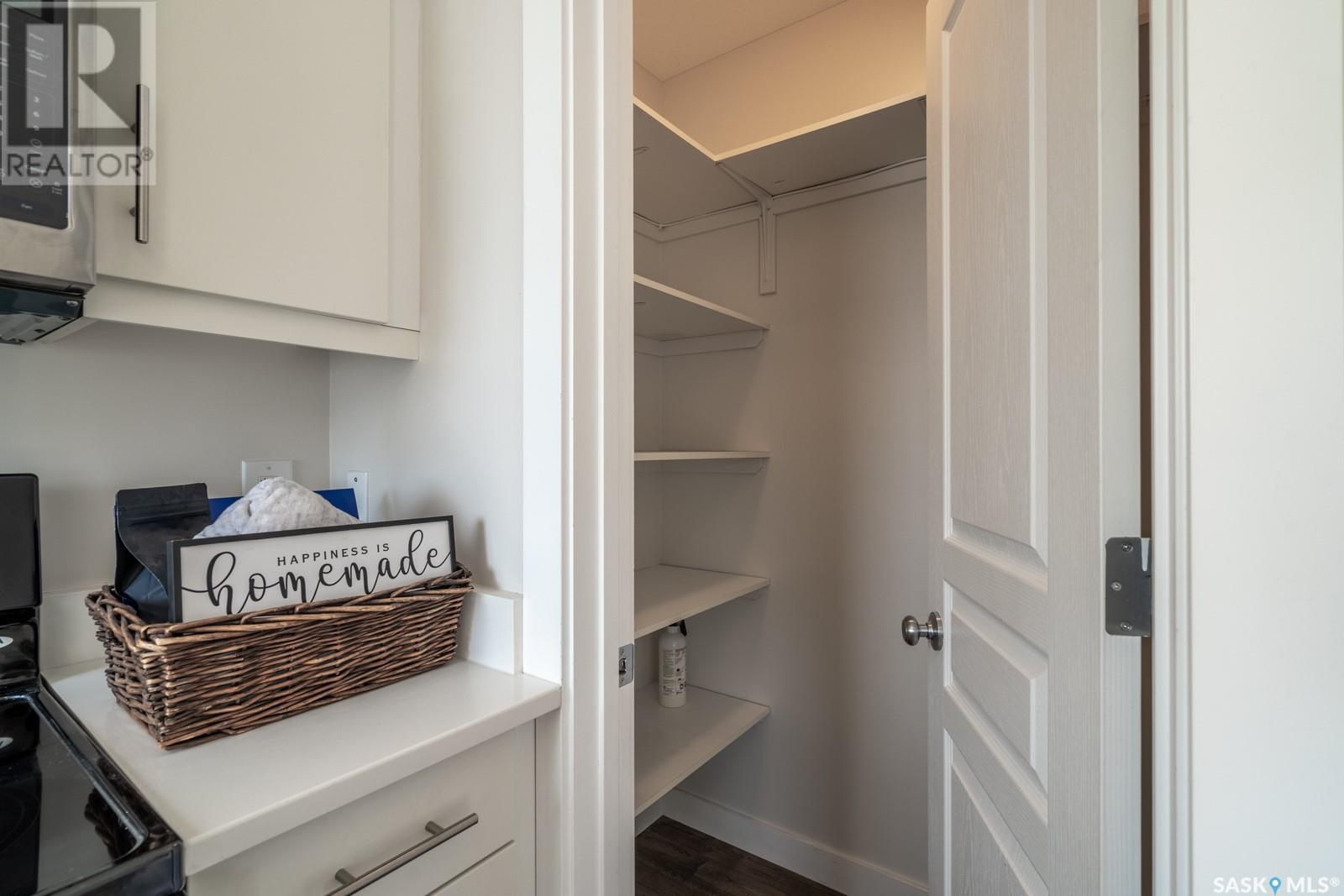 Photo 9 of 4562 James Hill Road, Regina SK