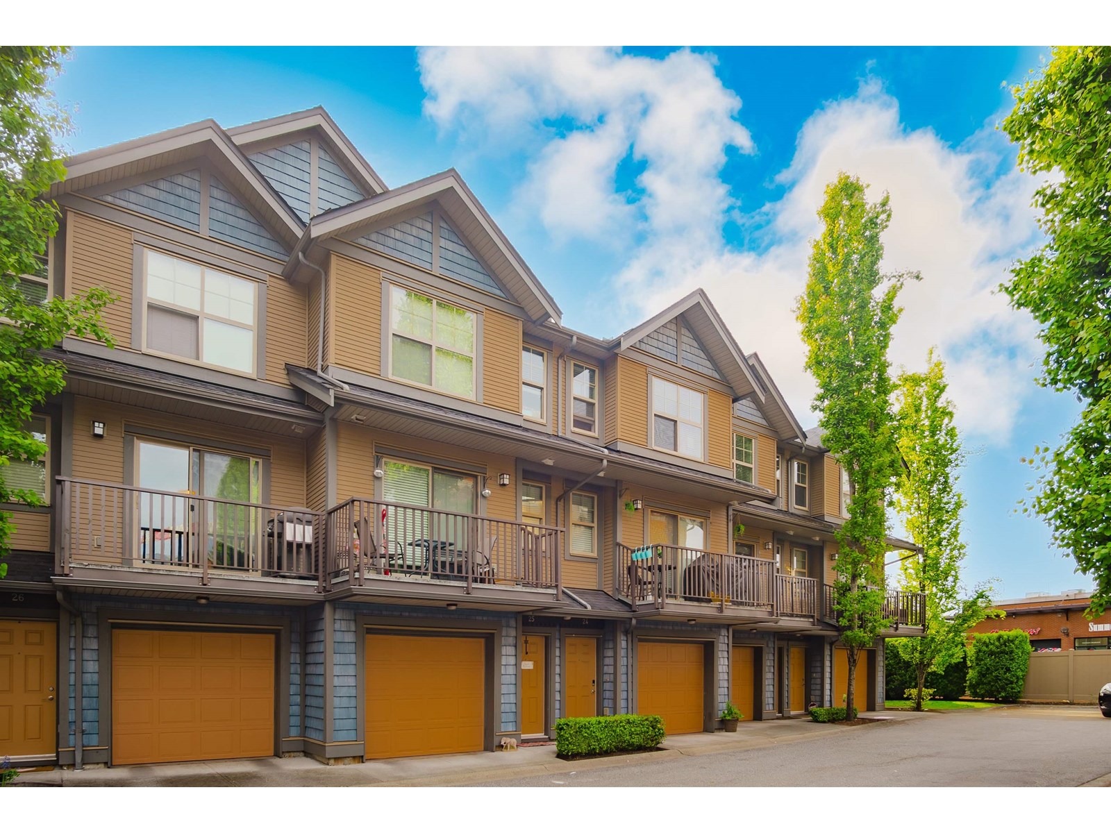 Photo 1 of 24 7121 192 Street, Surrey BC