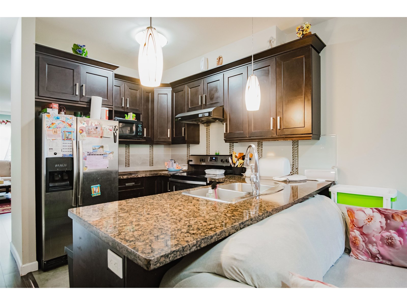 Photo 8 of 24 7121 192 Street, Surrey BC