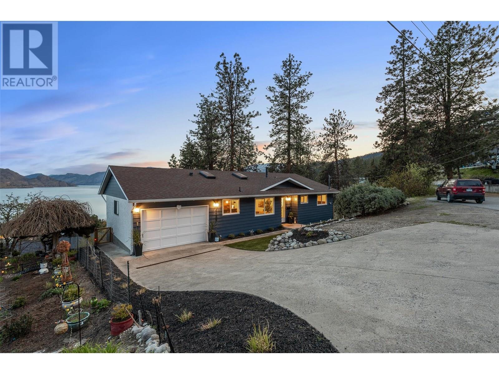  4239 4th Avenue, Peachland
