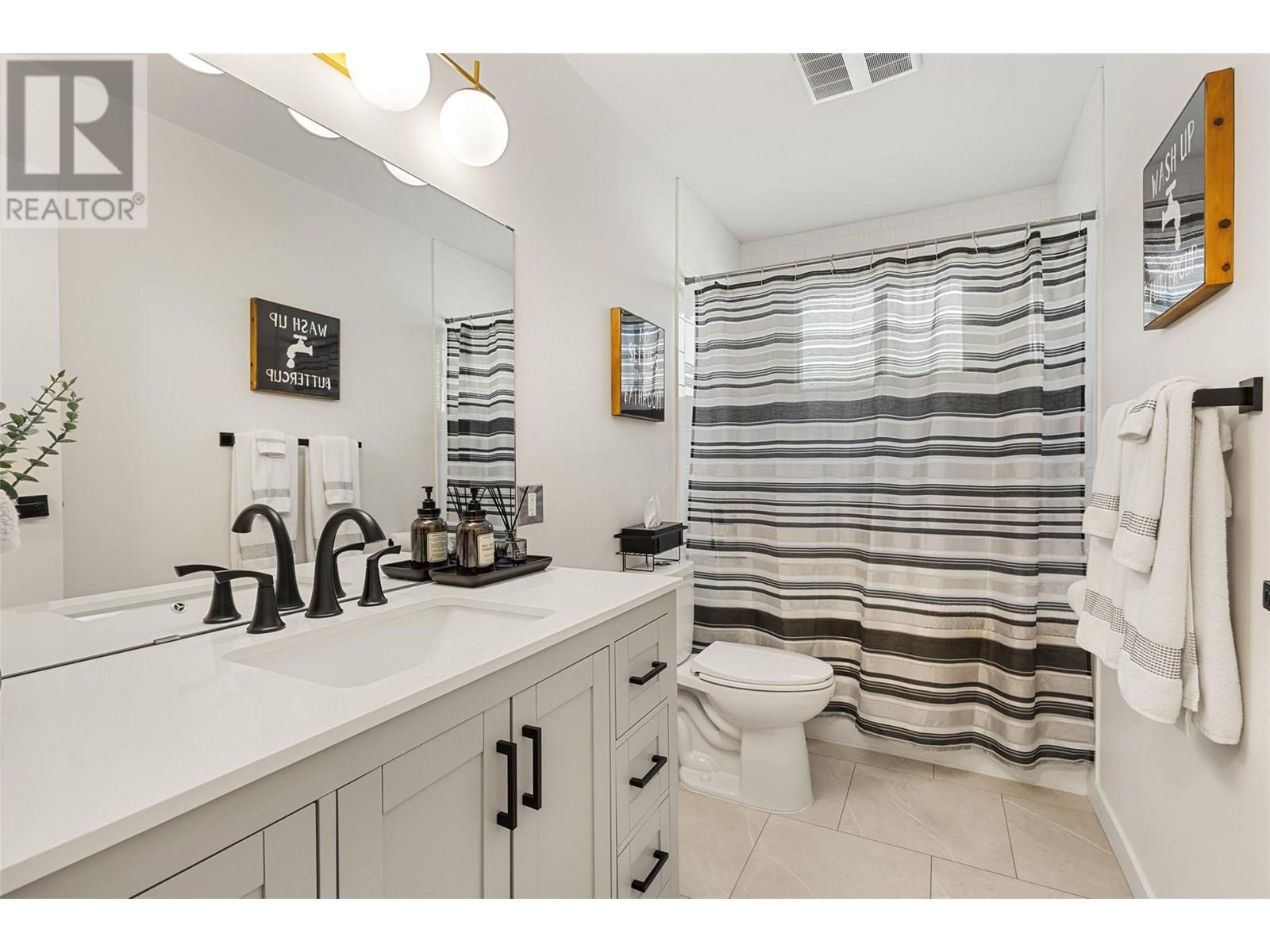  4239 4th Avenue, Peachland