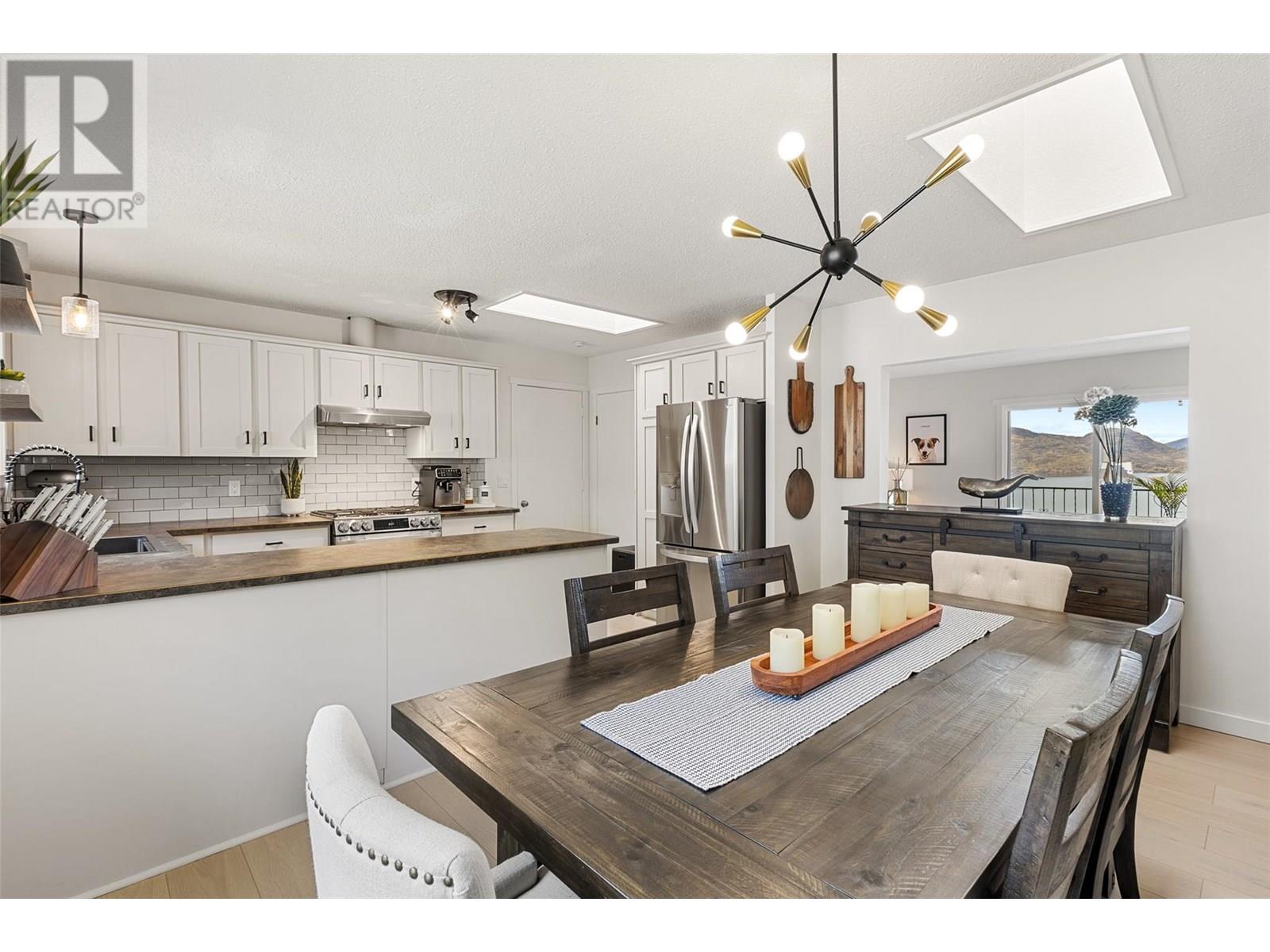  4239 4th Avenue, Peachland