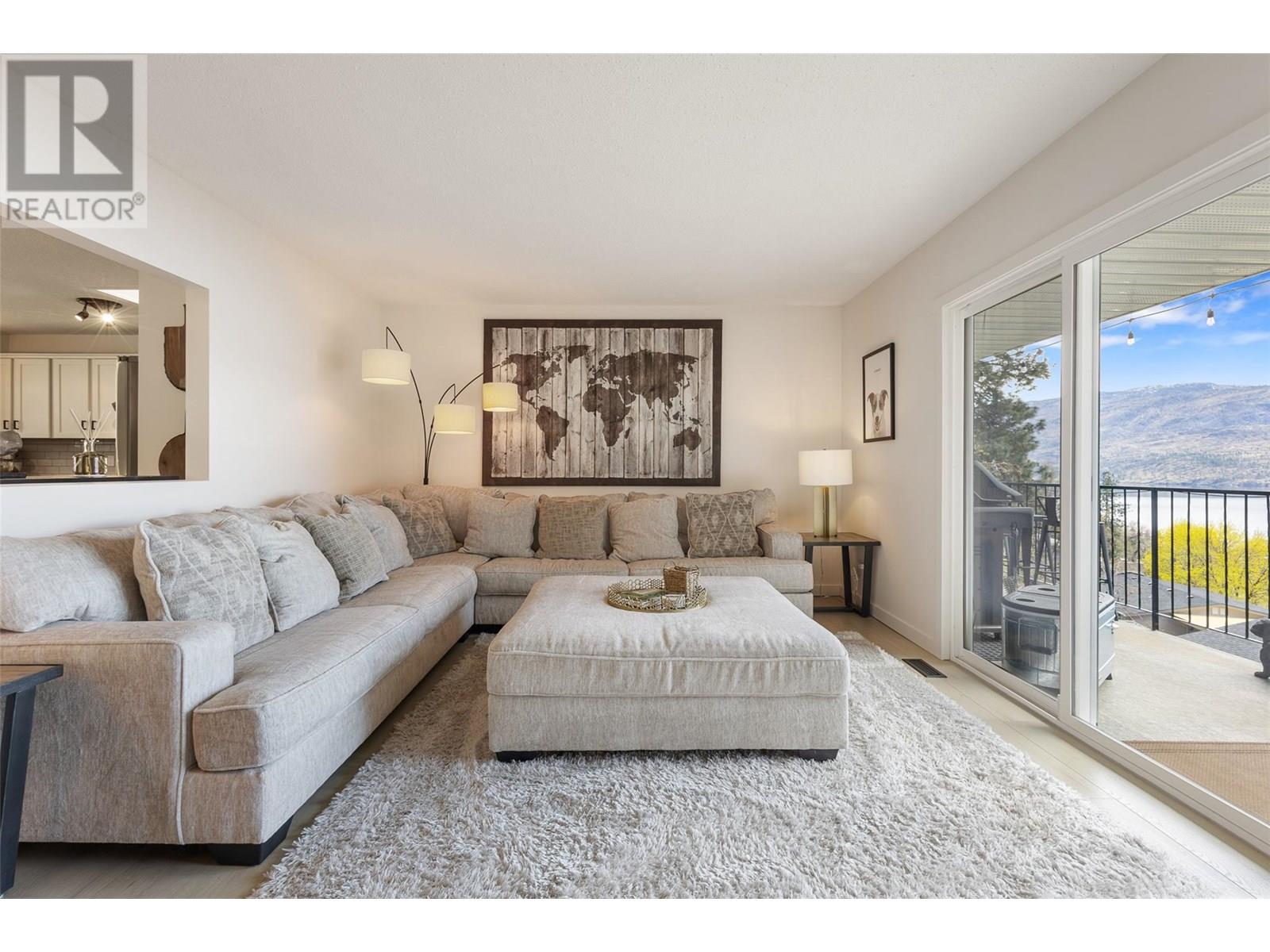  4239 4th Avenue, Peachland