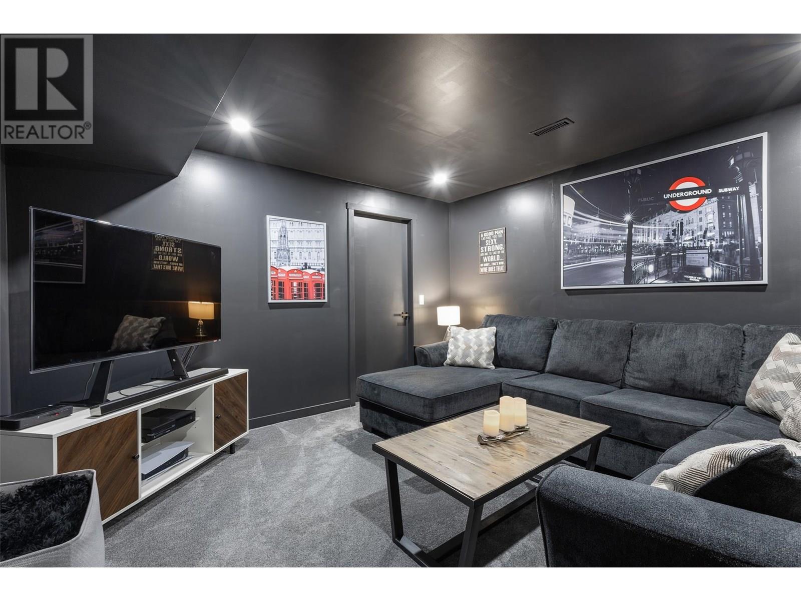  4239 4th Avenue, Peachland