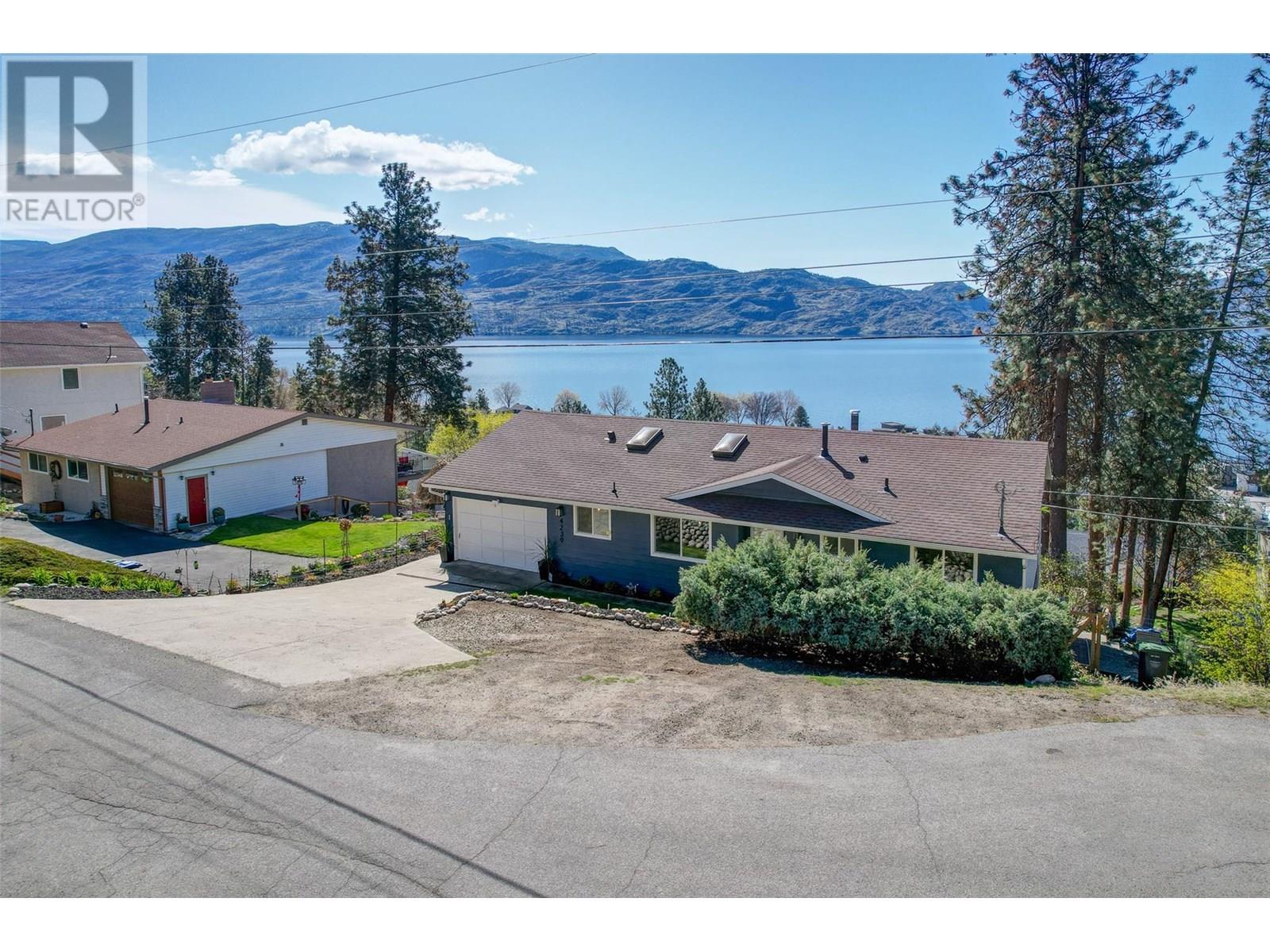  4239 4th Avenue, Peachland