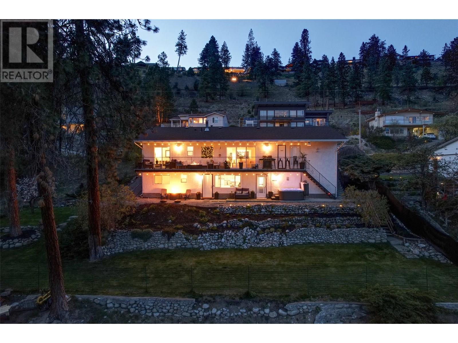  4239 4th Avenue, Peachland