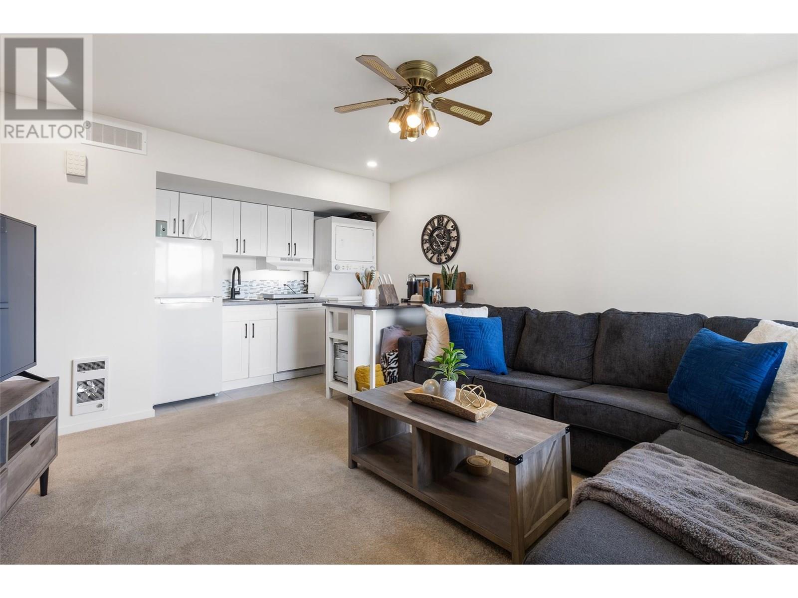  4239 4th Avenue, Peachland