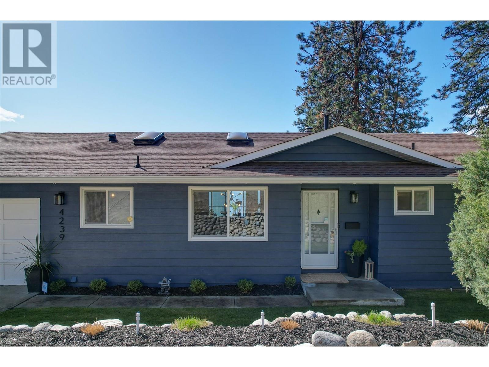  4239 4th Avenue, Peachland