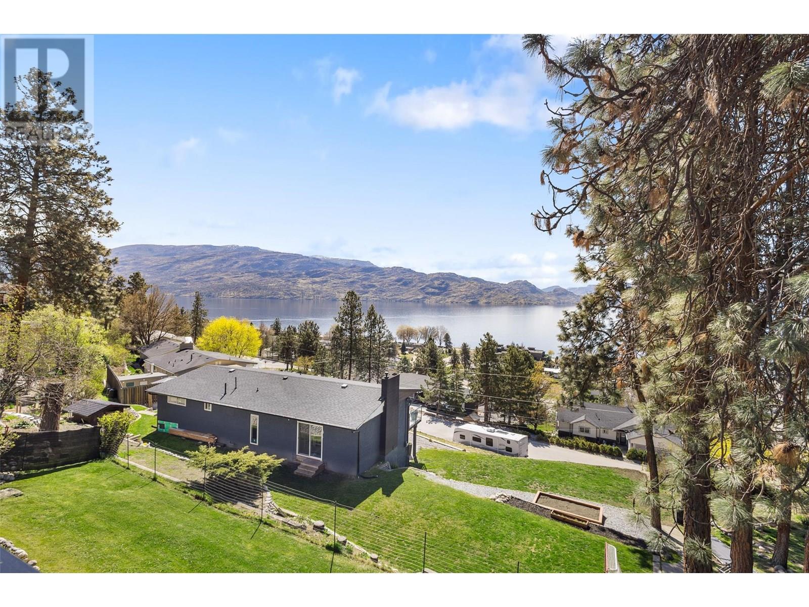  4239 4th Avenue, Peachland