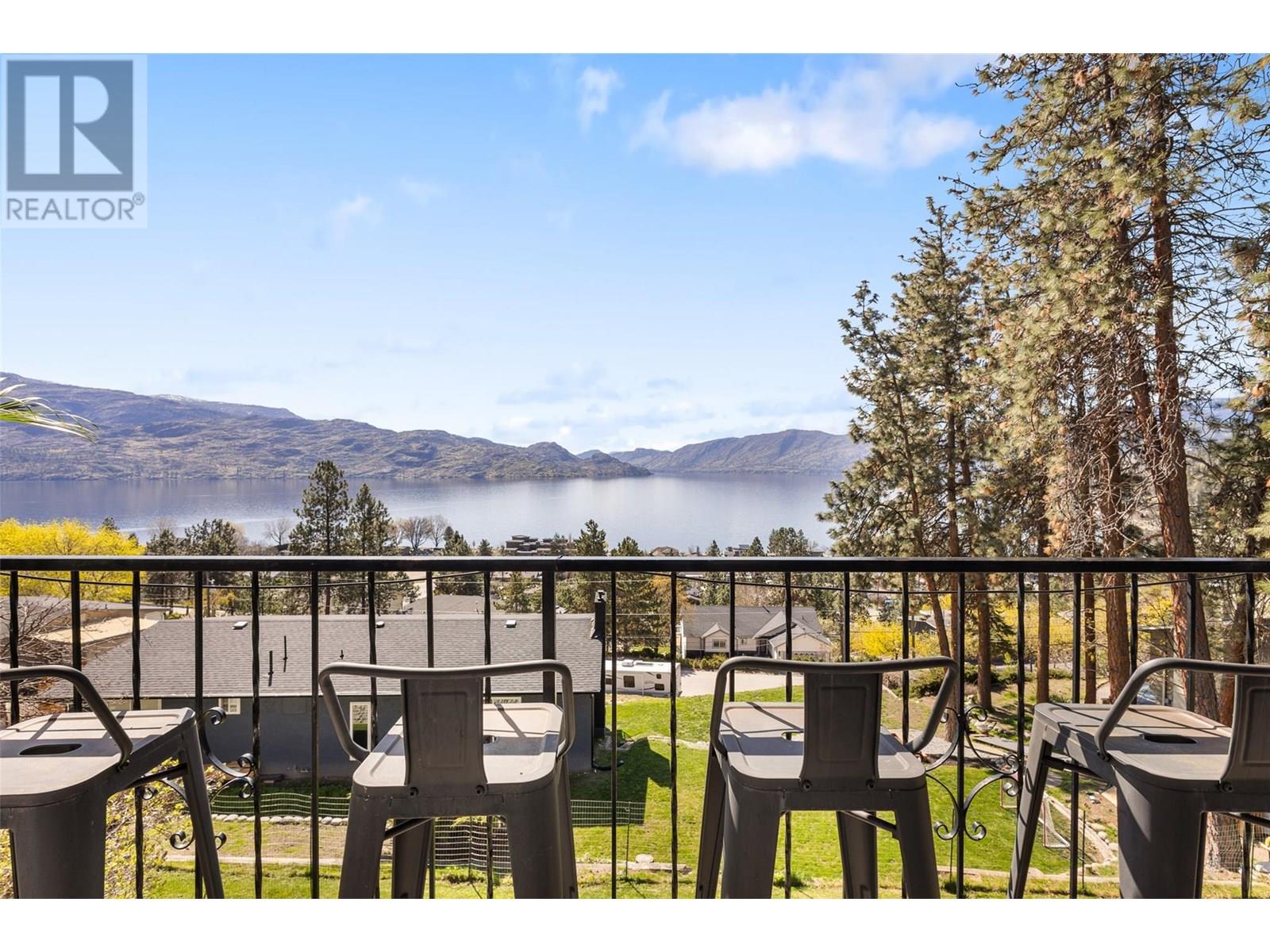  4239 4th Avenue, Peachland