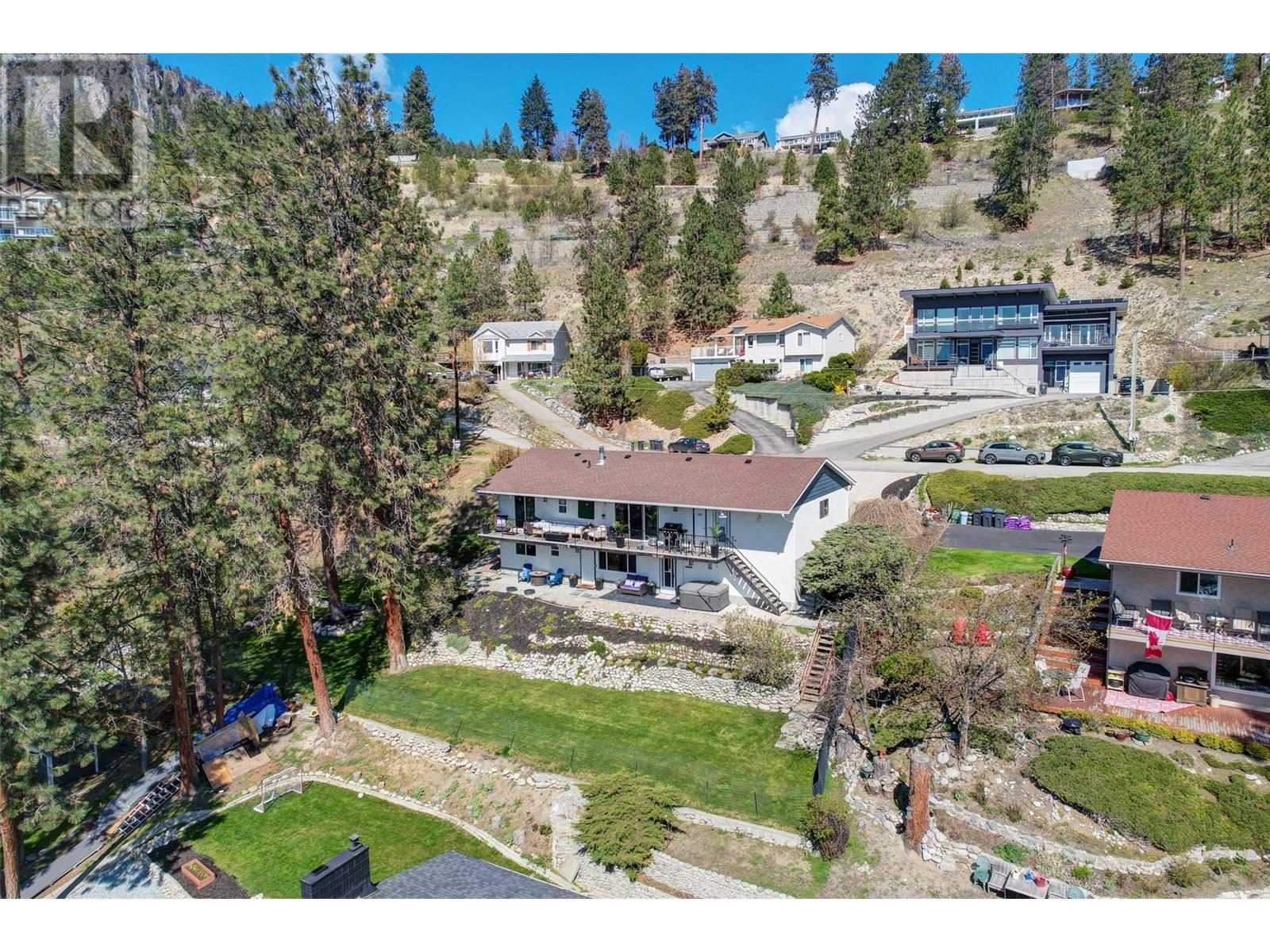  4239 4th Avenue, Peachland
