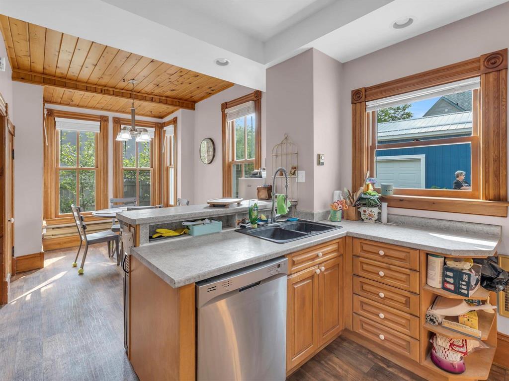 Photo 12 of 323 Eveline Street, Selkirk MB