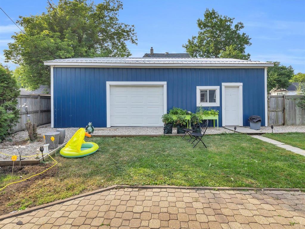 Photo 29 of 323 Eveline Street, Selkirk MB