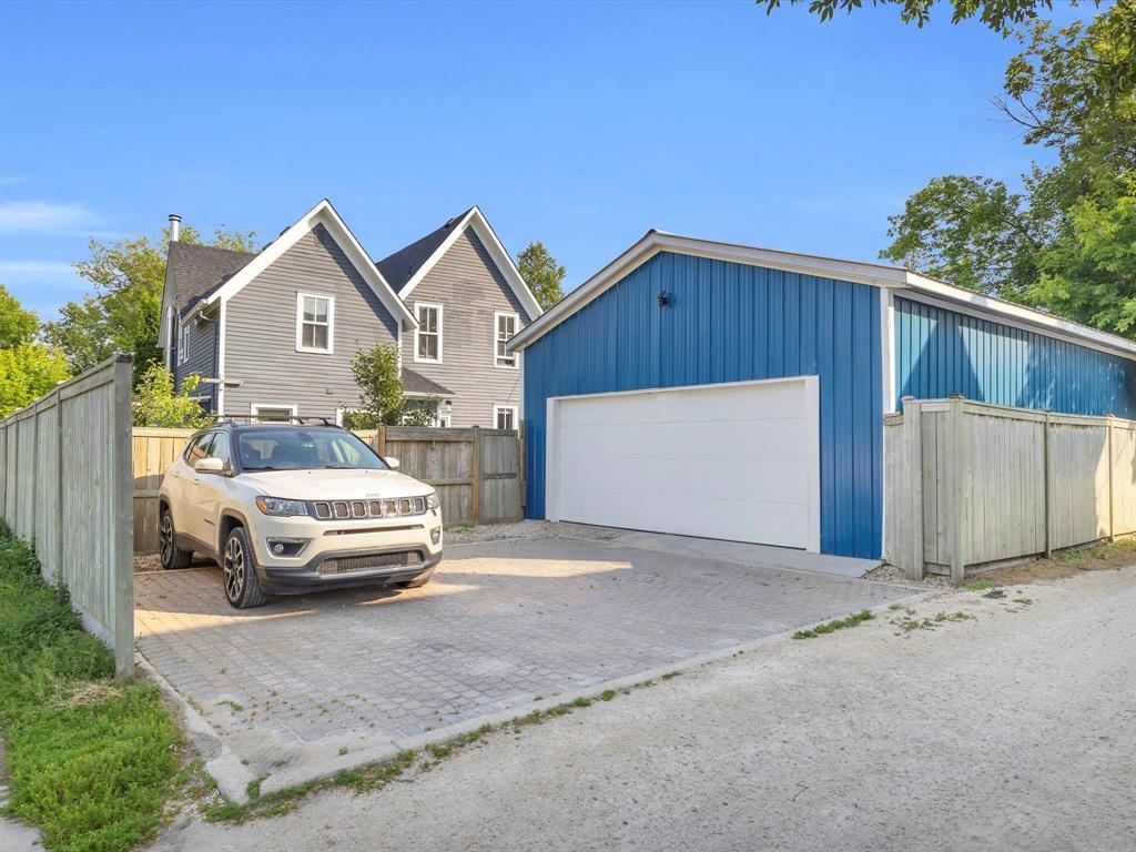 Photo 37 of 323 Eveline Street, Selkirk MB