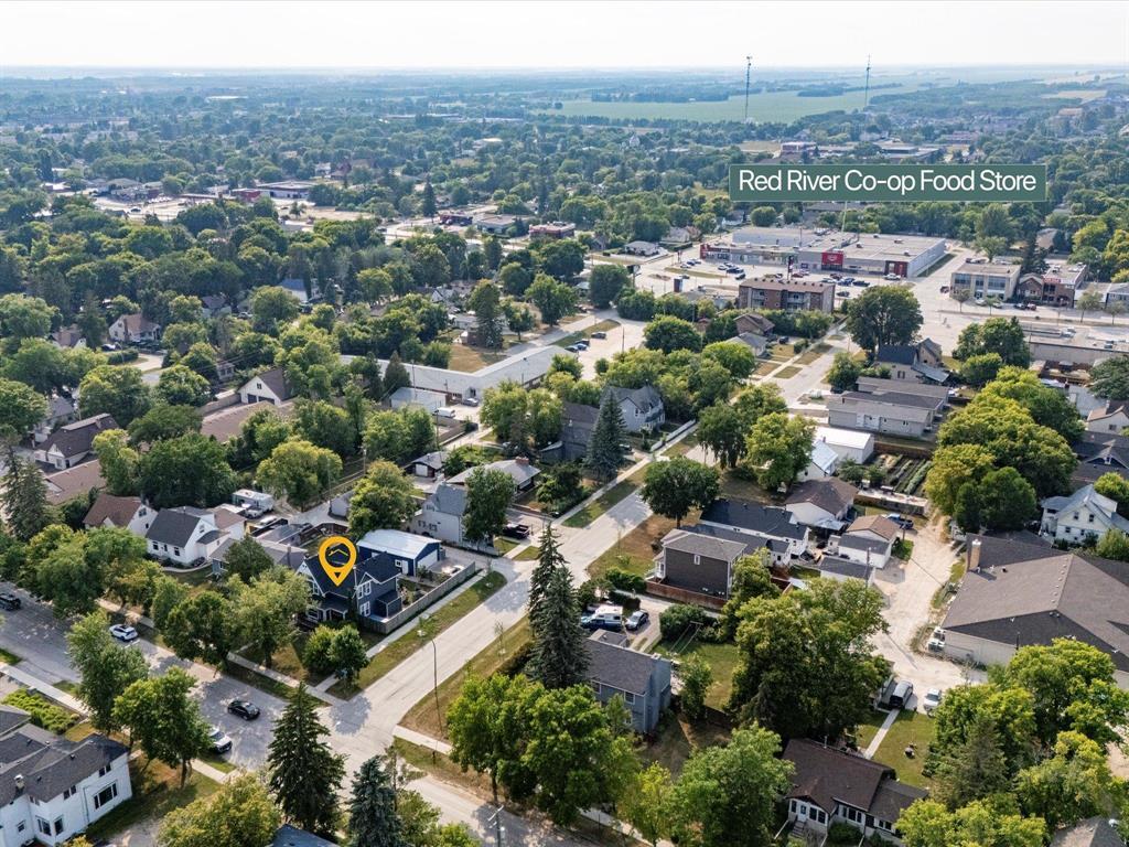 Photo 36 of 323 Eveline Street, Selkirk MB