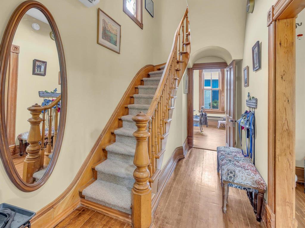 Photo 33 of 323 Eveline Street, Selkirk MB