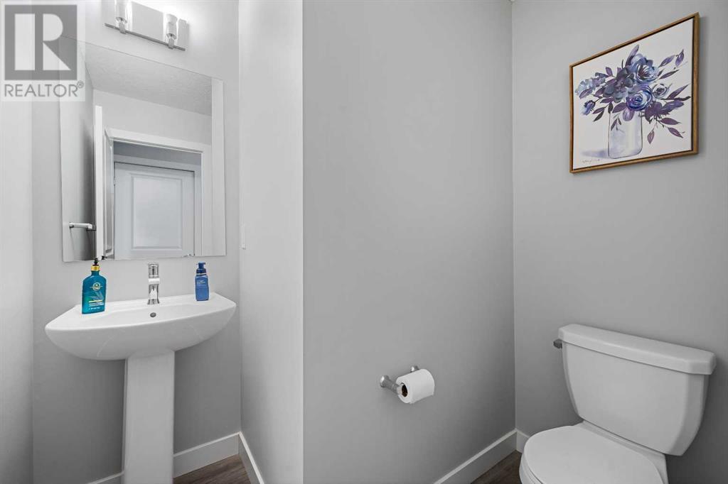 Single Family House for Sale in  Crestbrook Common SW Crestmont Calgary 