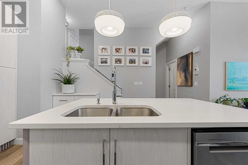 Single Family House for Sale in  Crestbrook Common SW Crestmont Calgary 